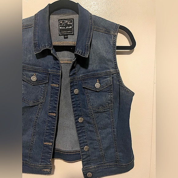 Jean Vest - Picture 3 of 4